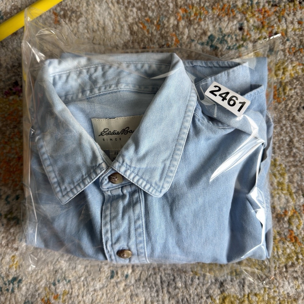 Vintage Eddie Bauer Light Wash Denim Short Sleeve Button Up Shirt Medium - Picture 4 of 6